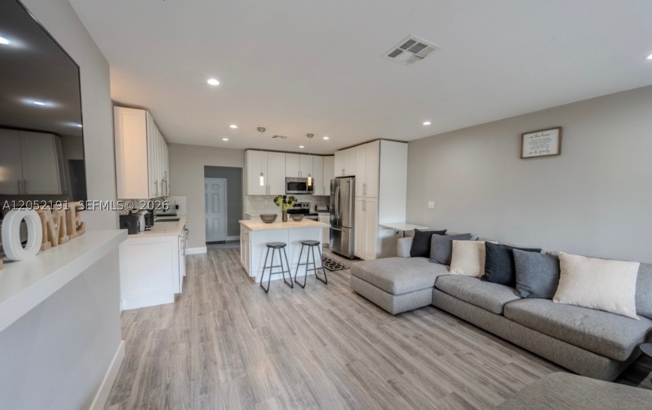 SOUTH HOLLYWOOD MEACHERS - Residential