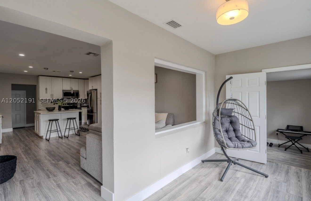 SOUTH HOLLYWOOD MEACHERS - Residential