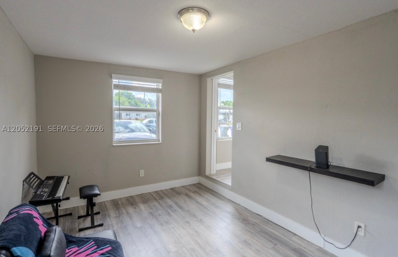 SOUTH HOLLYWOOD MEACHERS - Residential
