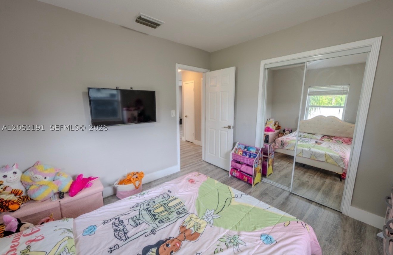 SOUTH HOLLYWOOD MEACHERS - Residential