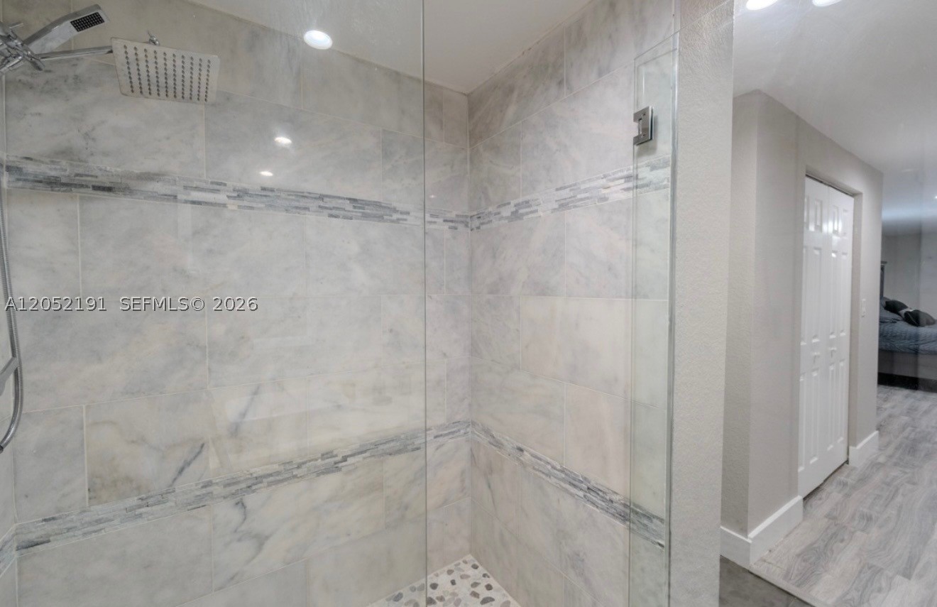 SOUTH HOLLYWOOD MEACHERS - Residential