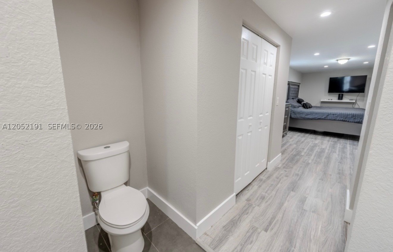 SOUTH HOLLYWOOD MEACHERS - Residential