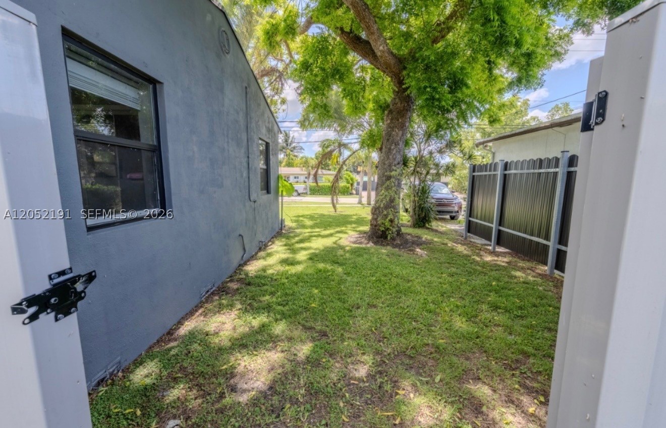 SOUTH HOLLYWOOD MEACHERS - Residential