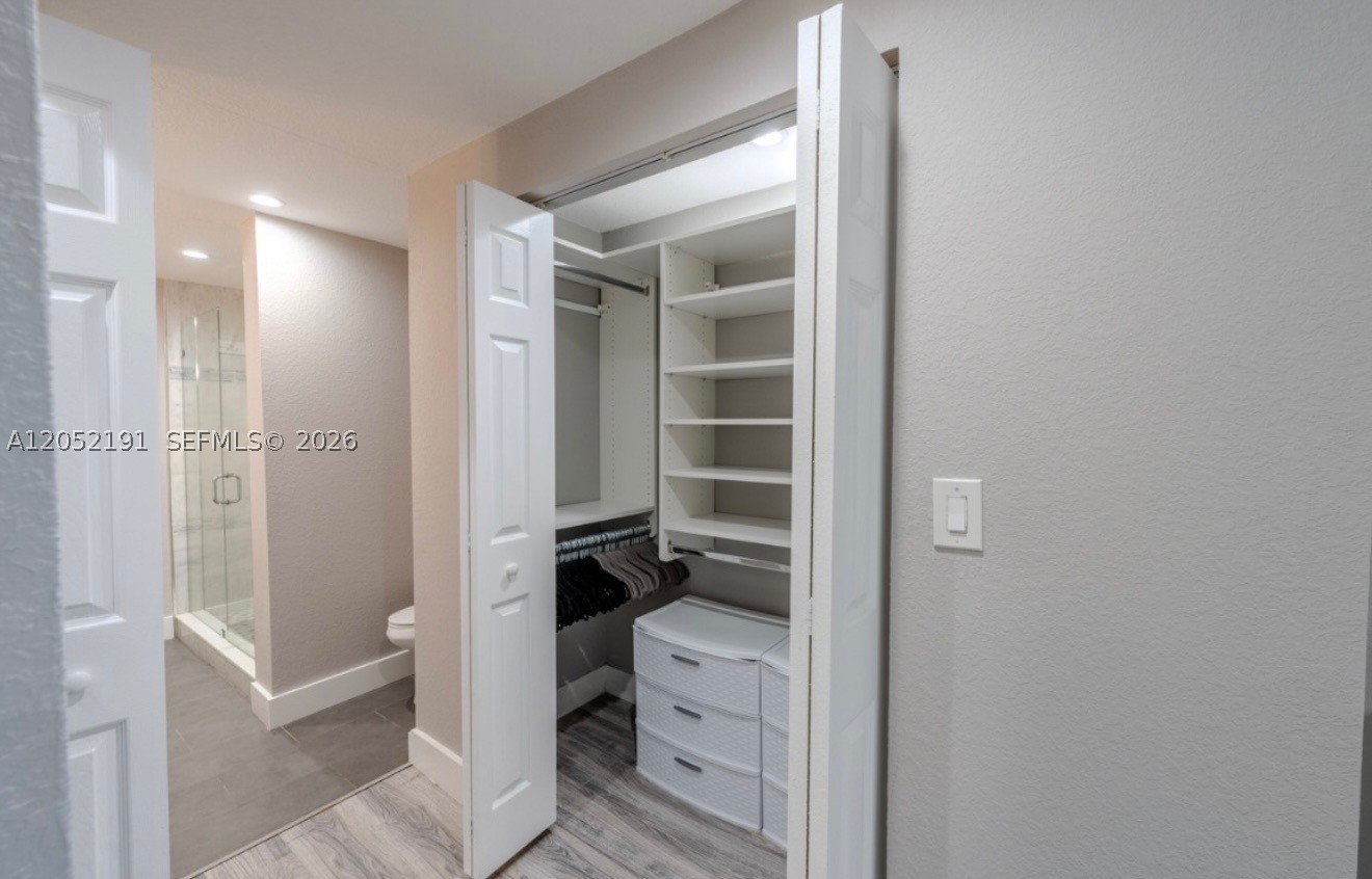 SOUTH HOLLYWOOD MEACHERS - Residential
