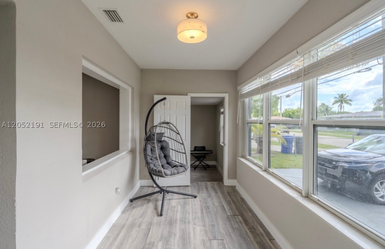 SOUTH HOLLYWOOD MEACHERS - Residential