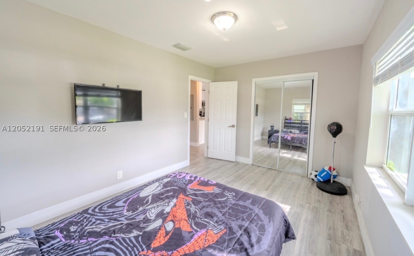 SOUTH HOLLYWOOD MEACHERS - Residential