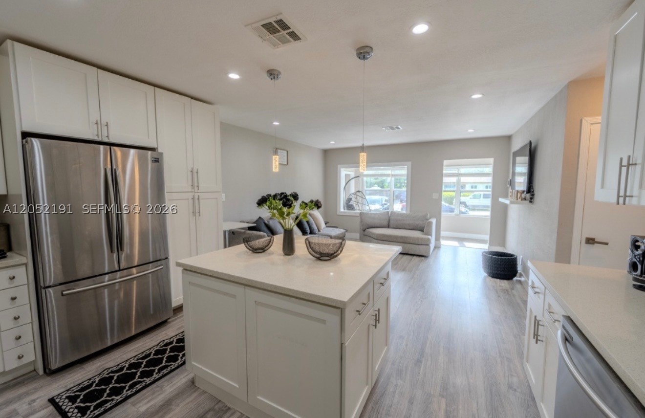 SOUTH HOLLYWOOD MEACHERS - Residential
