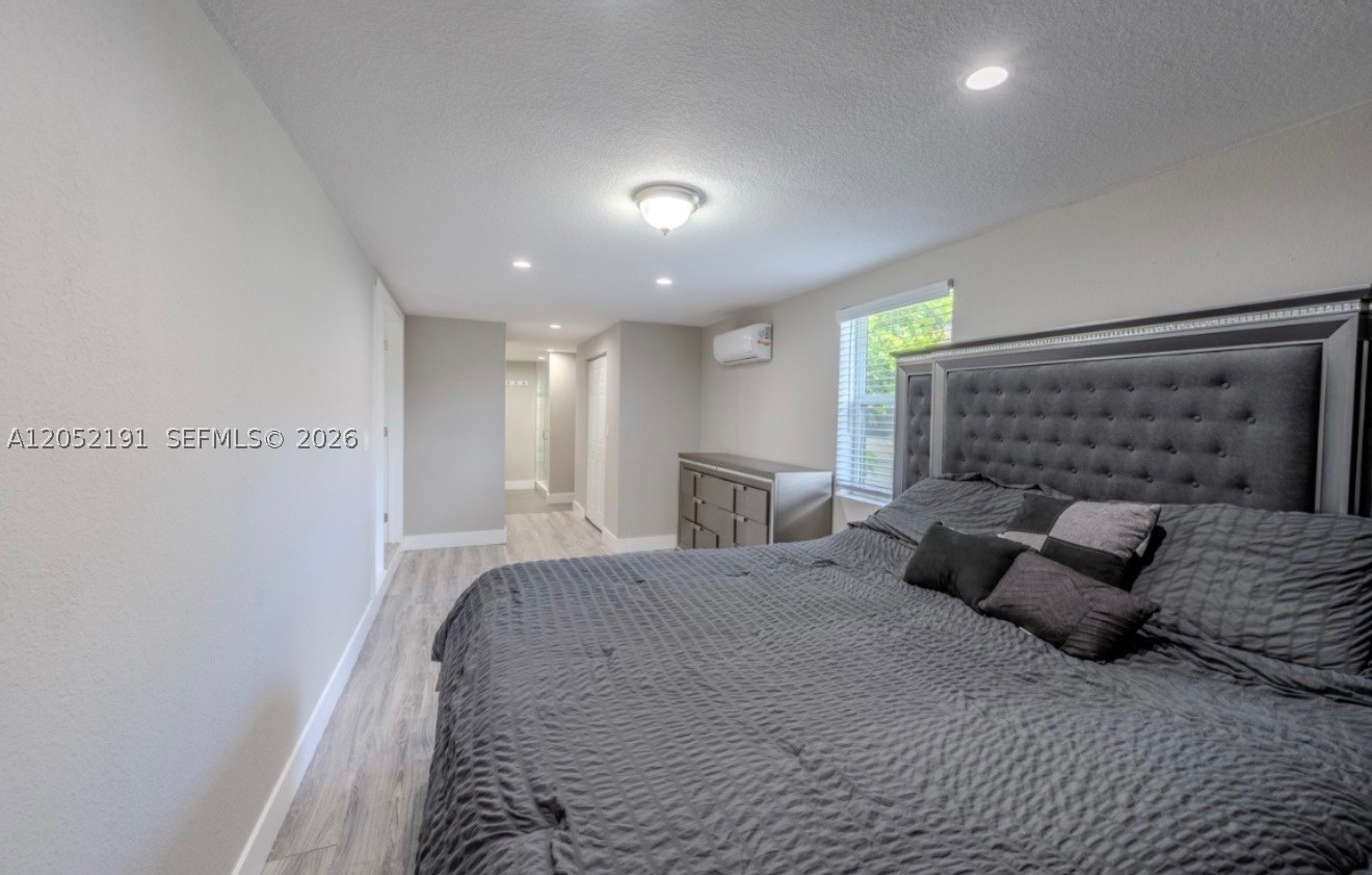 SOUTH HOLLYWOOD MEACHERS - Residential