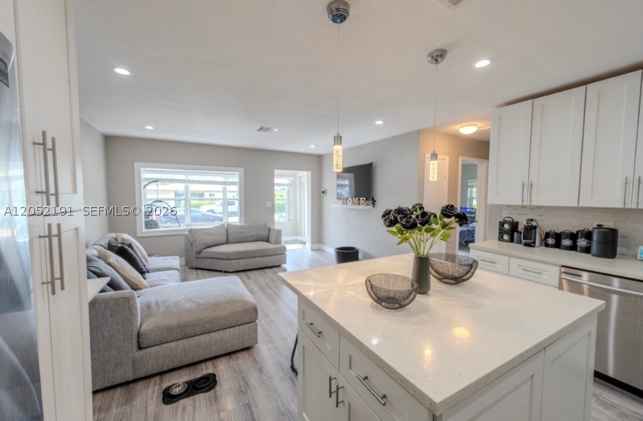 SOUTH HOLLYWOOD MEACHERS - Residential