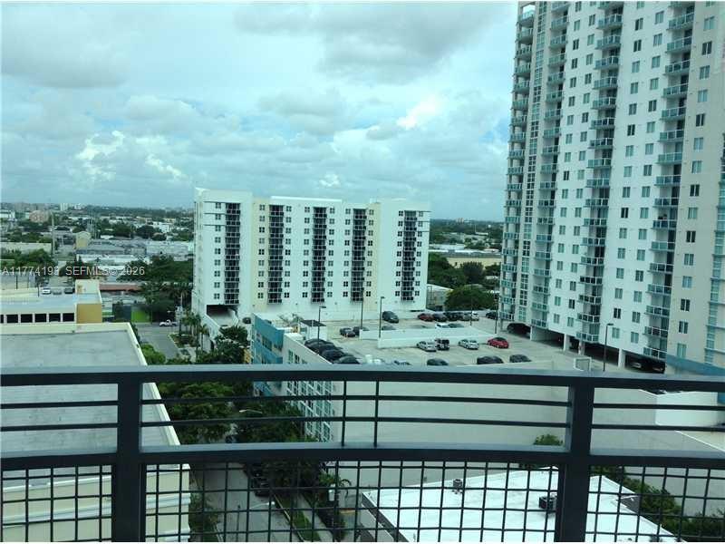CITY 24 CONDO - Residential