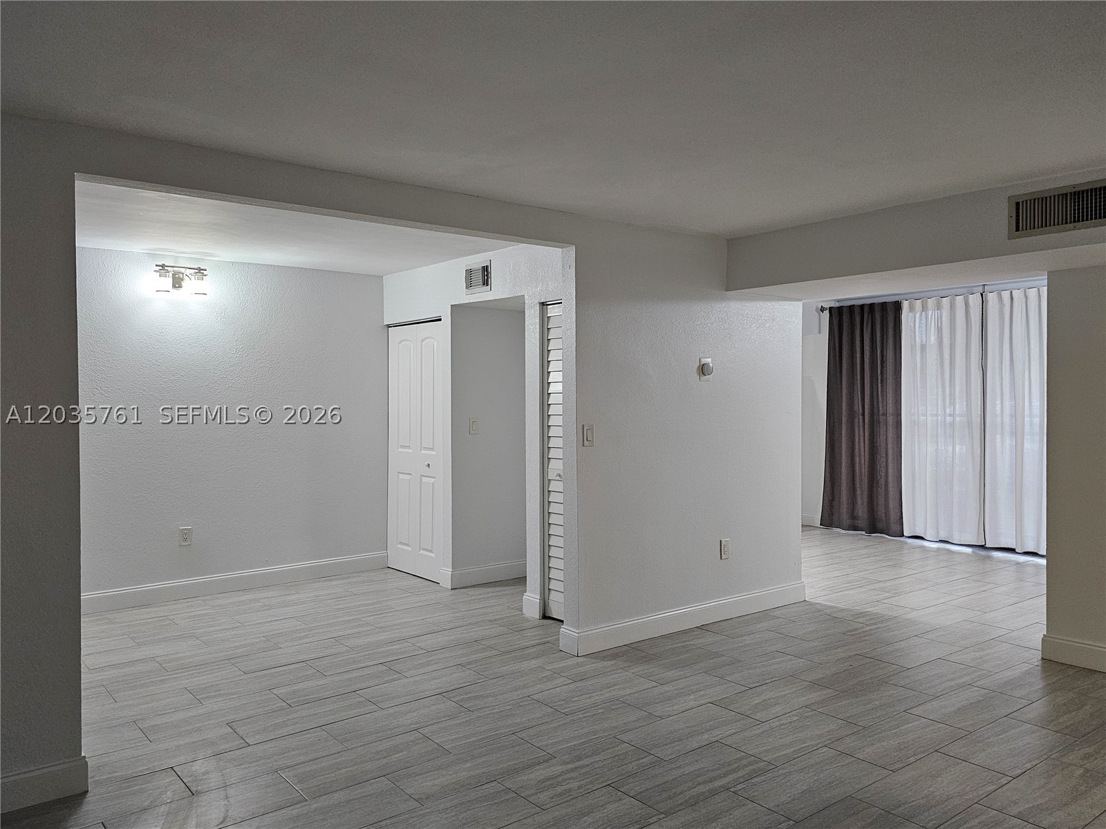 THE HORIZONS CONDO #7 - Residential