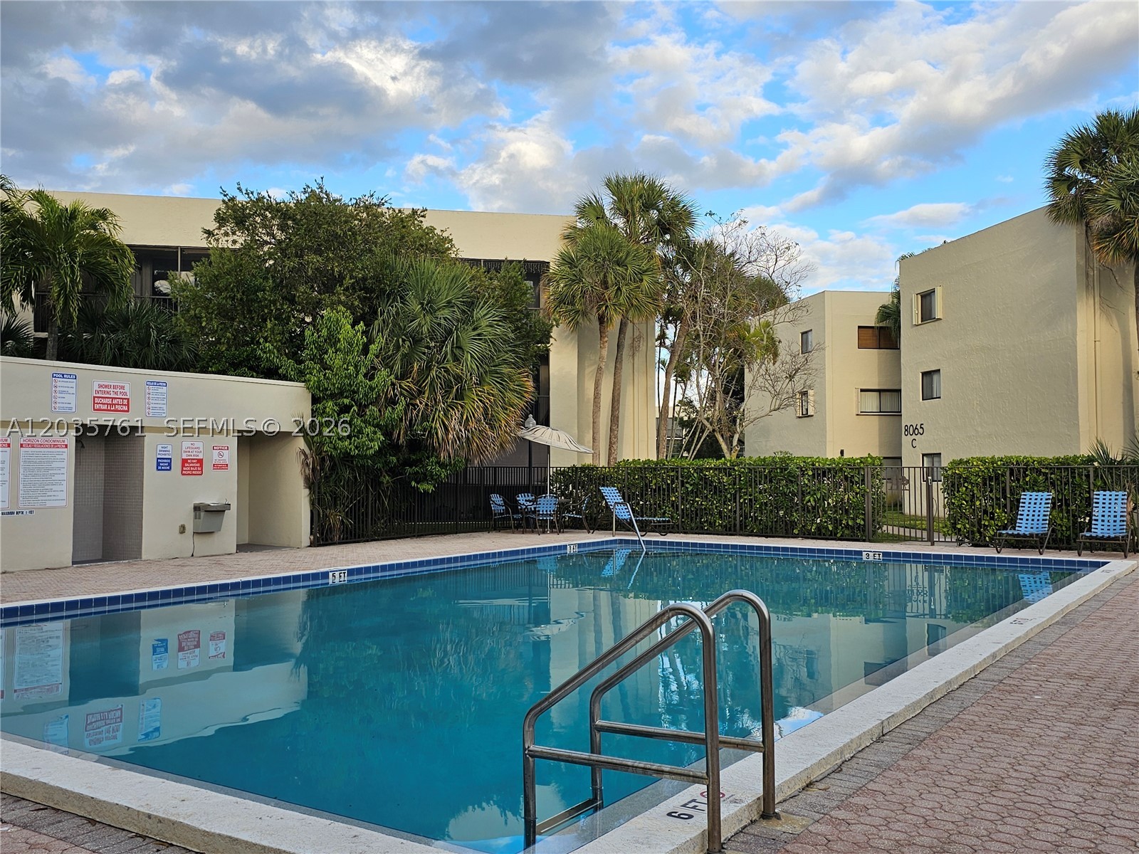 THE HORIZONS CONDO #7 - Residential