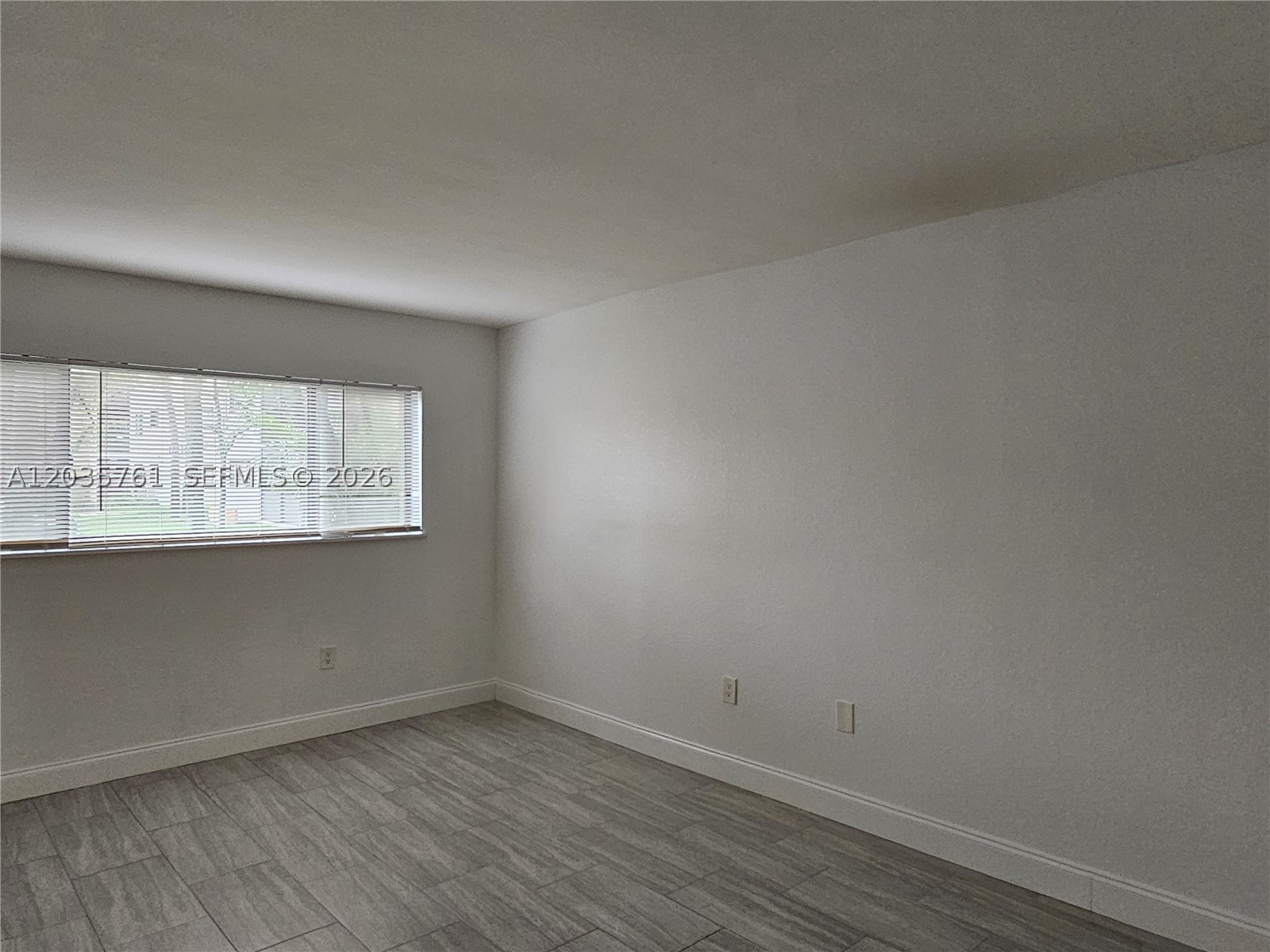 THE HORIZONS CONDO #7 - Residential
