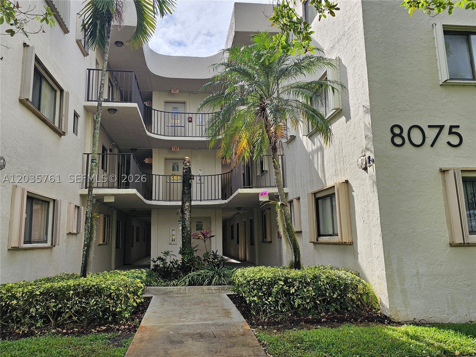 THE HORIZONS CONDO #7 - Residential