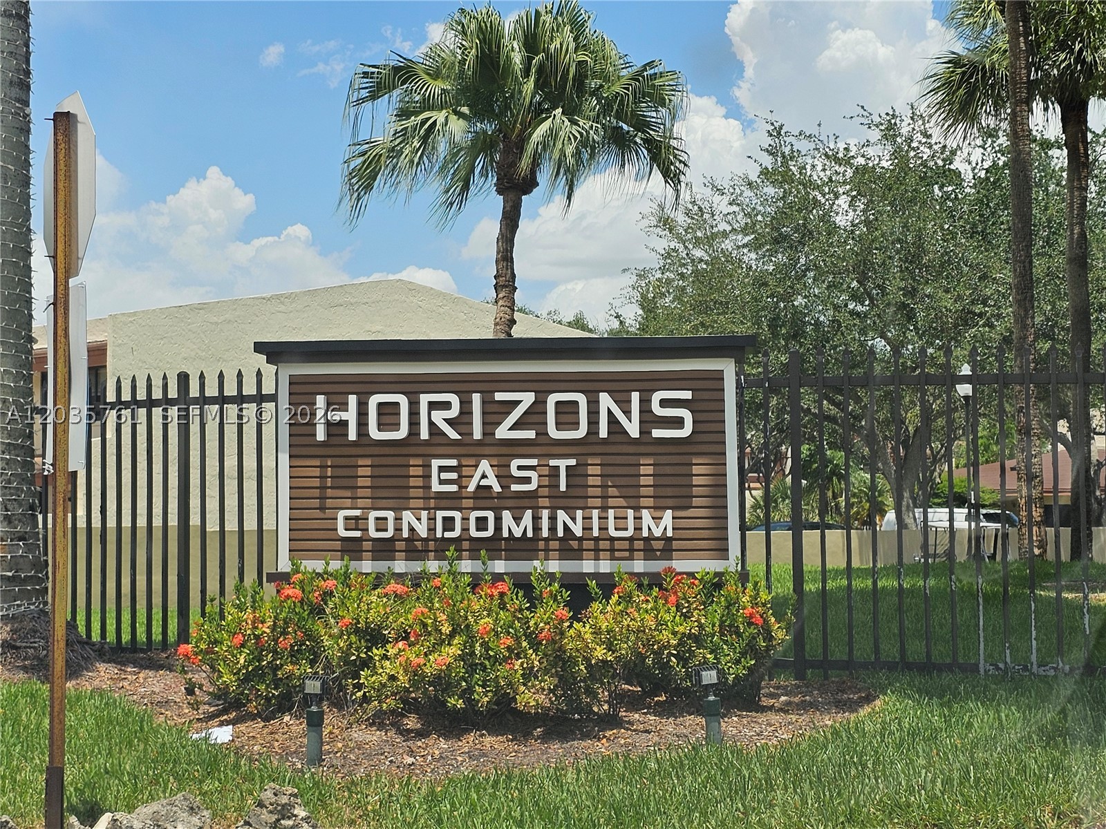THE HORIZONS CONDO #7 - Residential