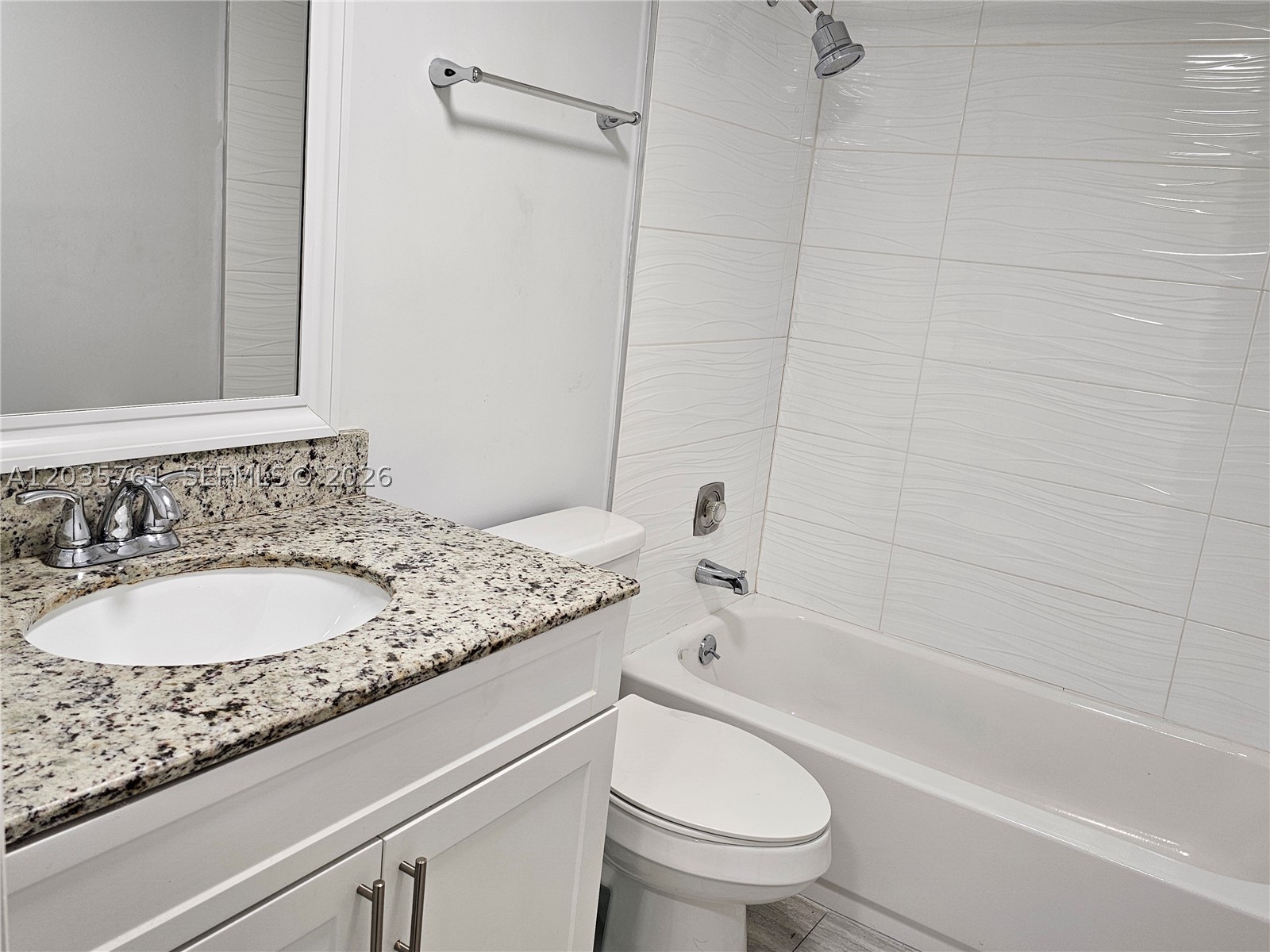 THE HORIZONS CONDO #7 - Residential