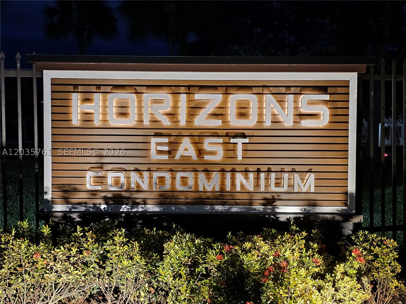 THE HORIZONS CONDO #7 - Residential