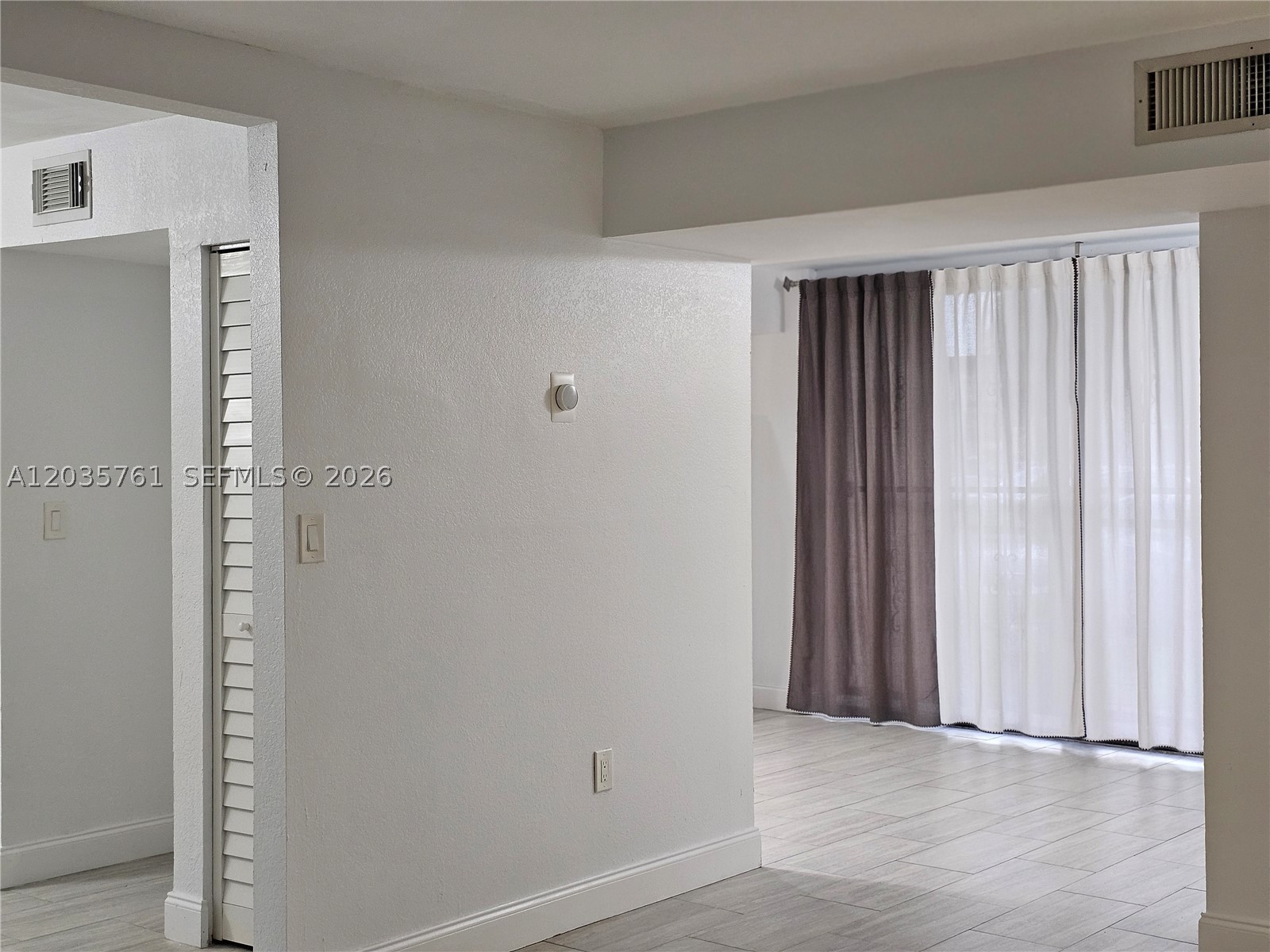 THE HORIZONS CONDO #7 - Residential