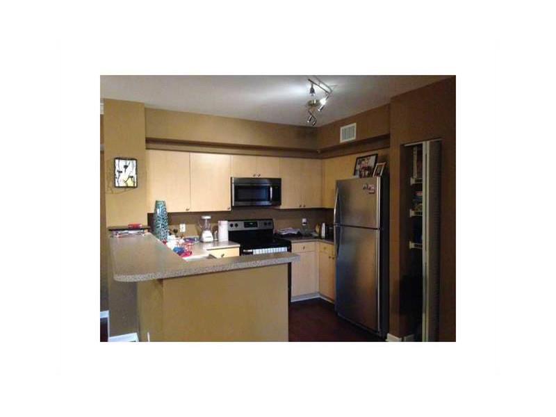 BEAUTIFUL 2 BDRM/2BATH IN REGENT PARK, WITH A KITCHEN OPEN TO THE DINING AREA & LIVING ROOM. STAINLESS STEEL APPLIANCES. WASHER AND DRYER INSIDE THE UNIT. NO POPCORN CEILING. GREAT LOCATION. RESORT STYLE POOL, HOT TUB, FITNESS CENTER, BBQ. SECURITY 24 H,  CLOSE TO EVERYTHING! FAST ASSOCIATION APPROVAL!!          EASY TO SHOW  TEXT RENZO 786-508-5588