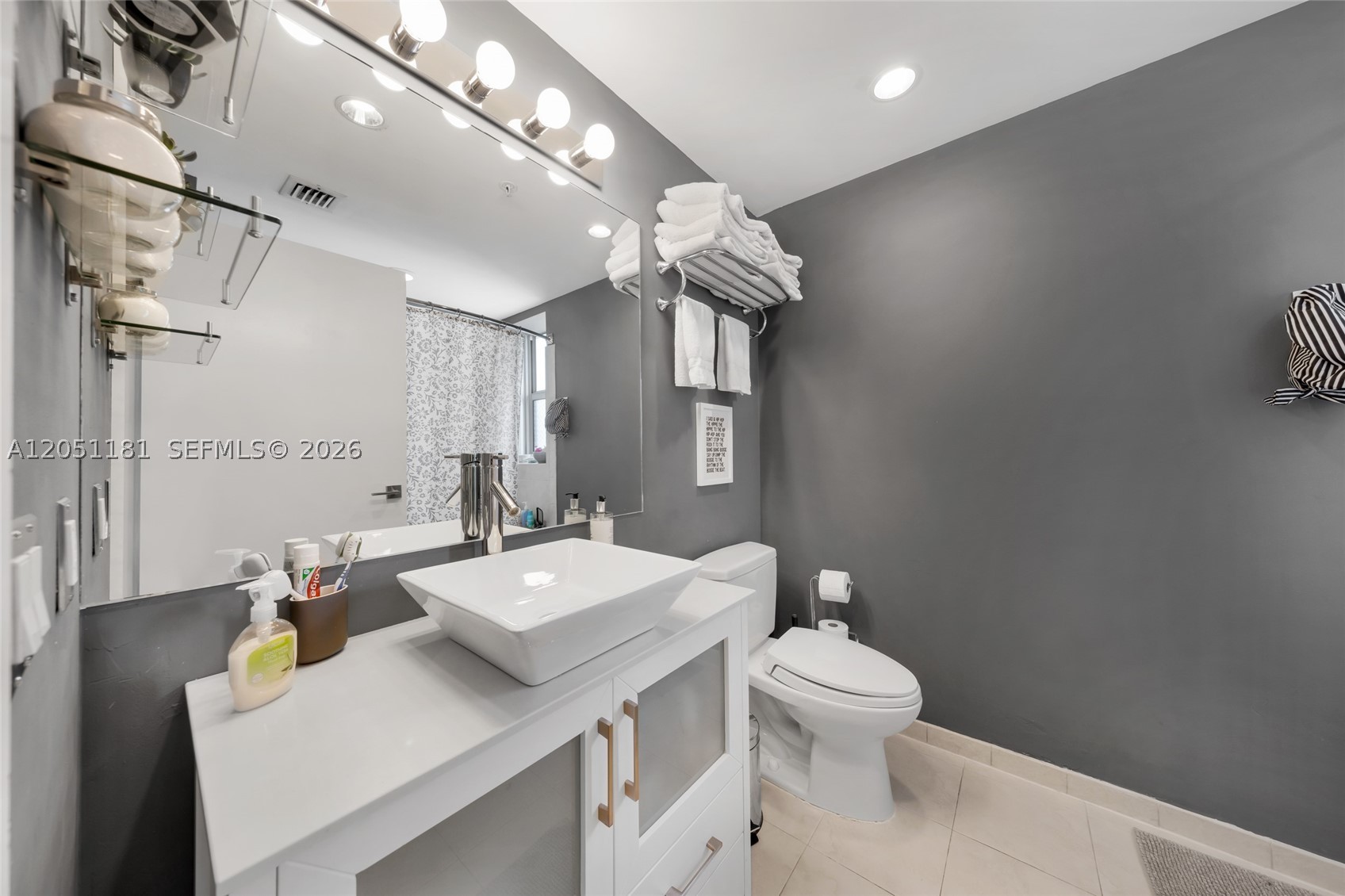 BLUE BAY TOWER CONDO - Residential