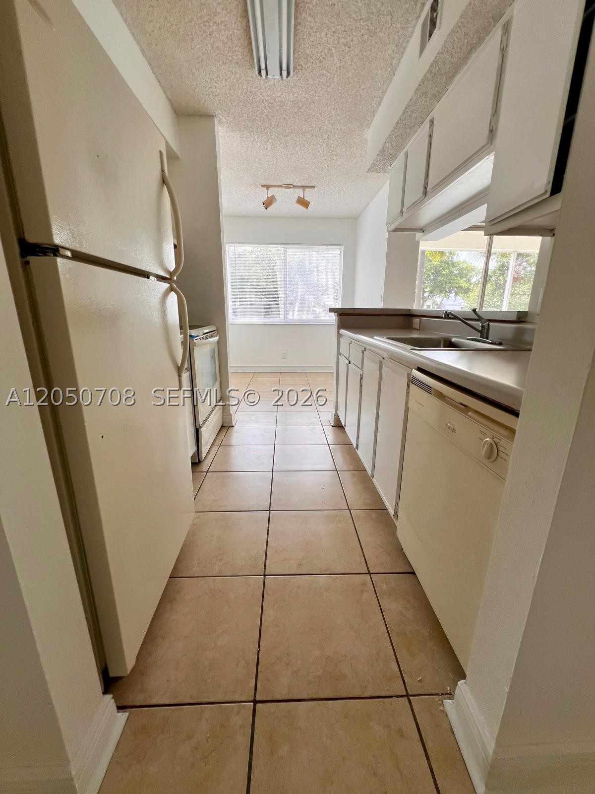 SUN VISTA GARDENS CONDO - Residential Lease