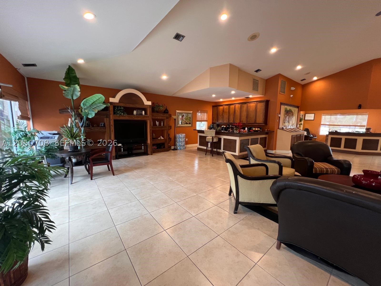 SUN VISTA GARDENS CONDO - Residential Lease