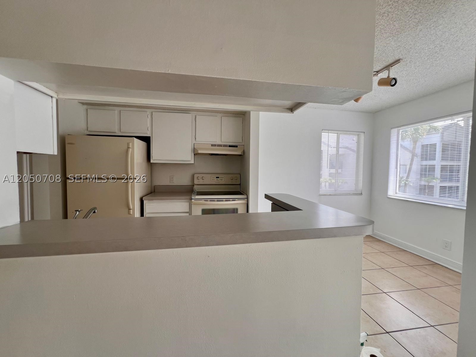 SUN VISTA GARDENS CONDO - Residential Lease