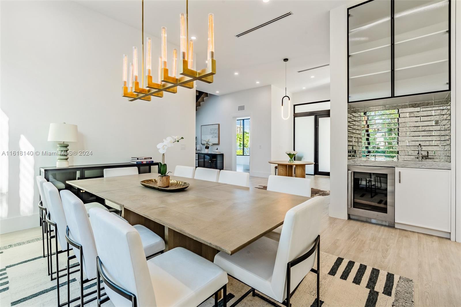 ALTOS DEL MAR NO 4 - Residential