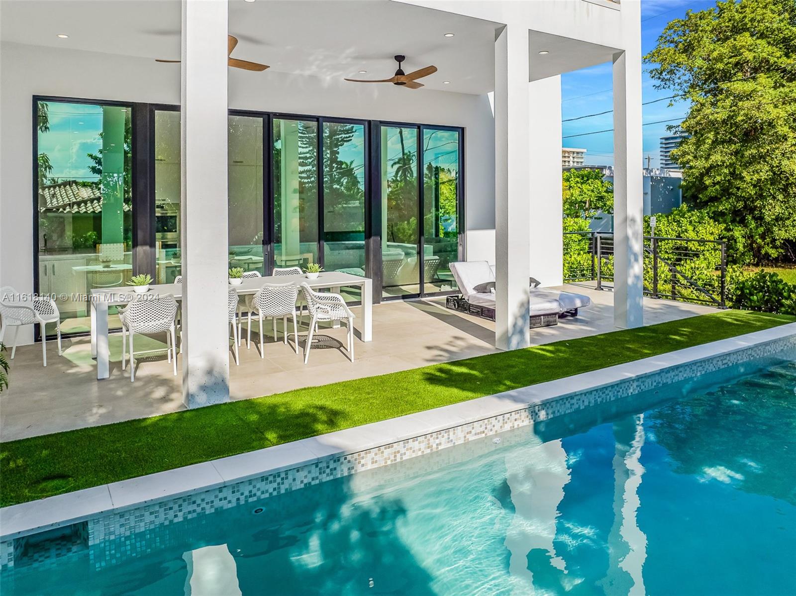 ALTOS DEL MAR NO 4 - Residential