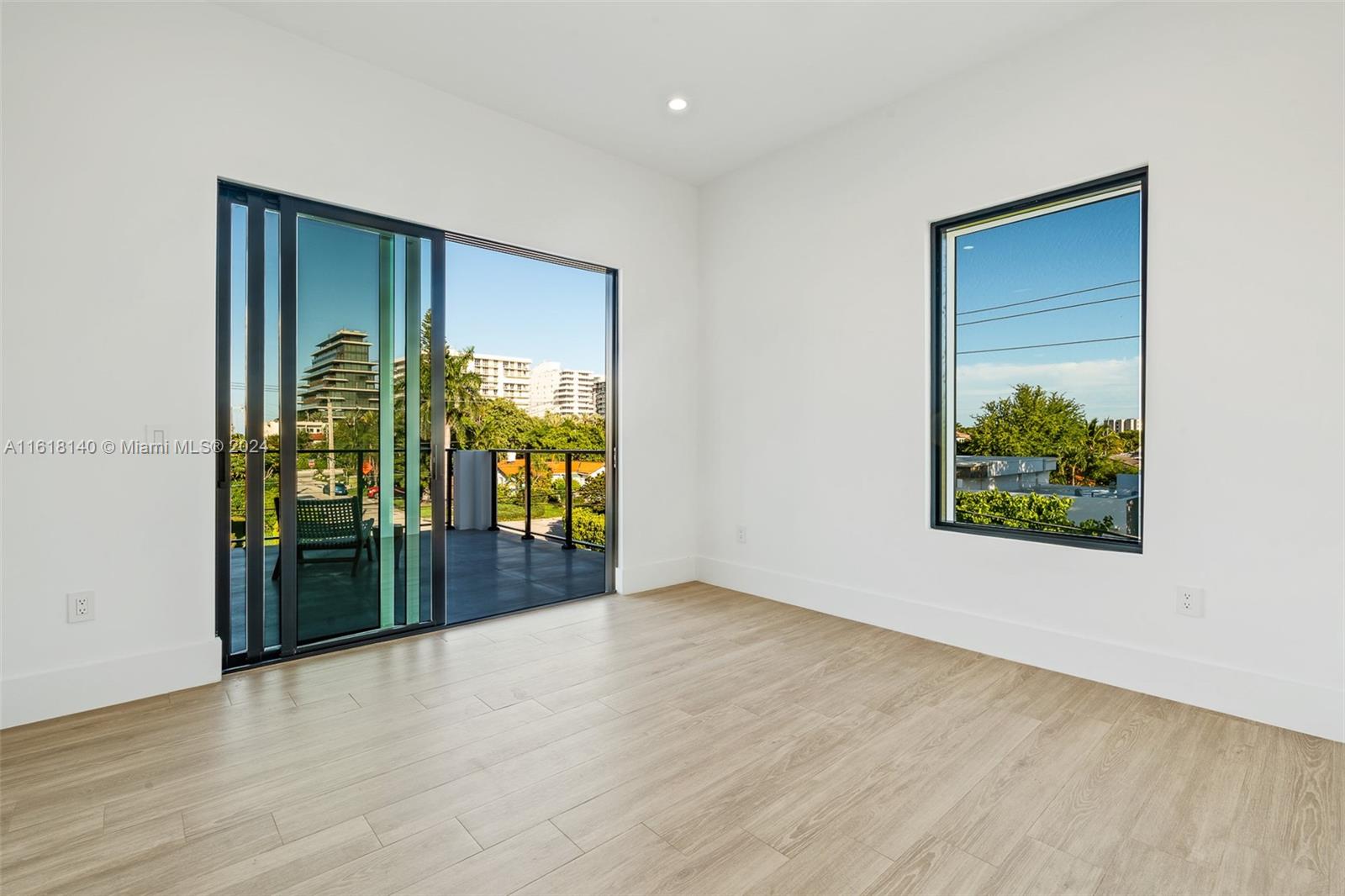 ALTOS DEL MAR NO 4 - Residential