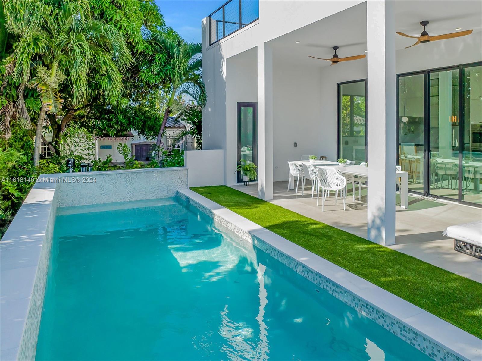 ALTOS DEL MAR NO 4 - Residential