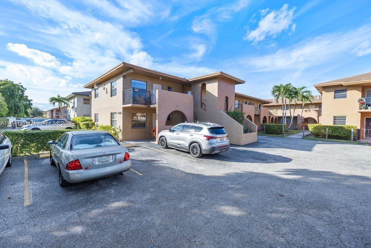 VILLA MONREAL CONDO - Residential