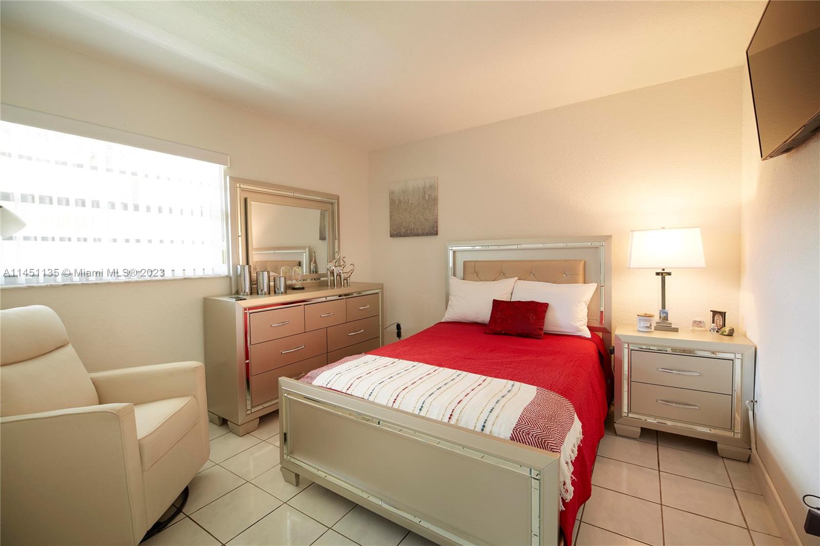 VILLA MONREAL CONDO - Residential