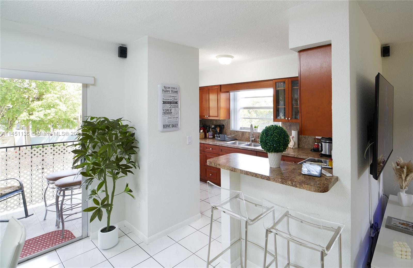 VILLA MONREAL CONDO - Residential