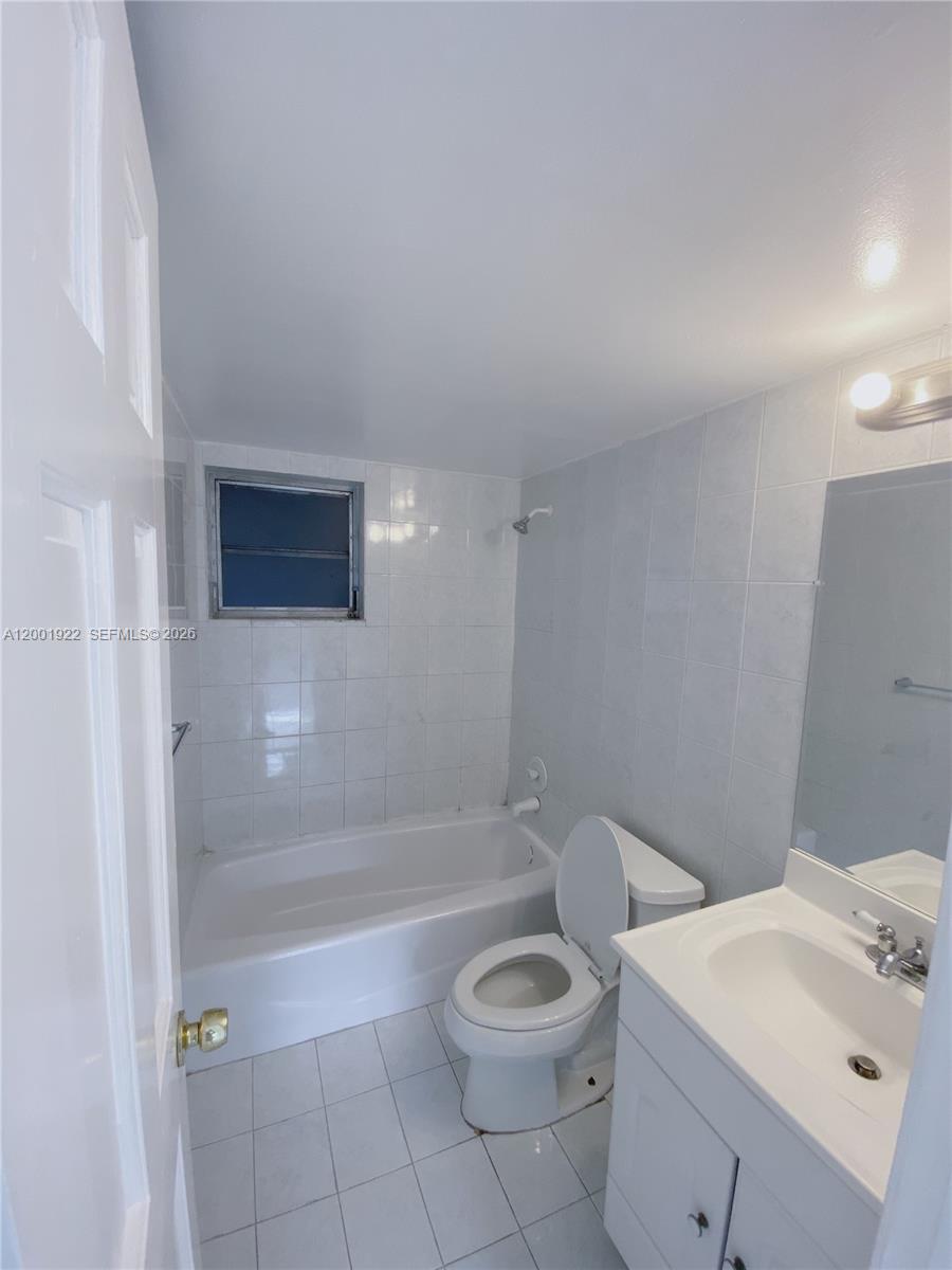 PINEBARK CONDO NO 3 - Residential