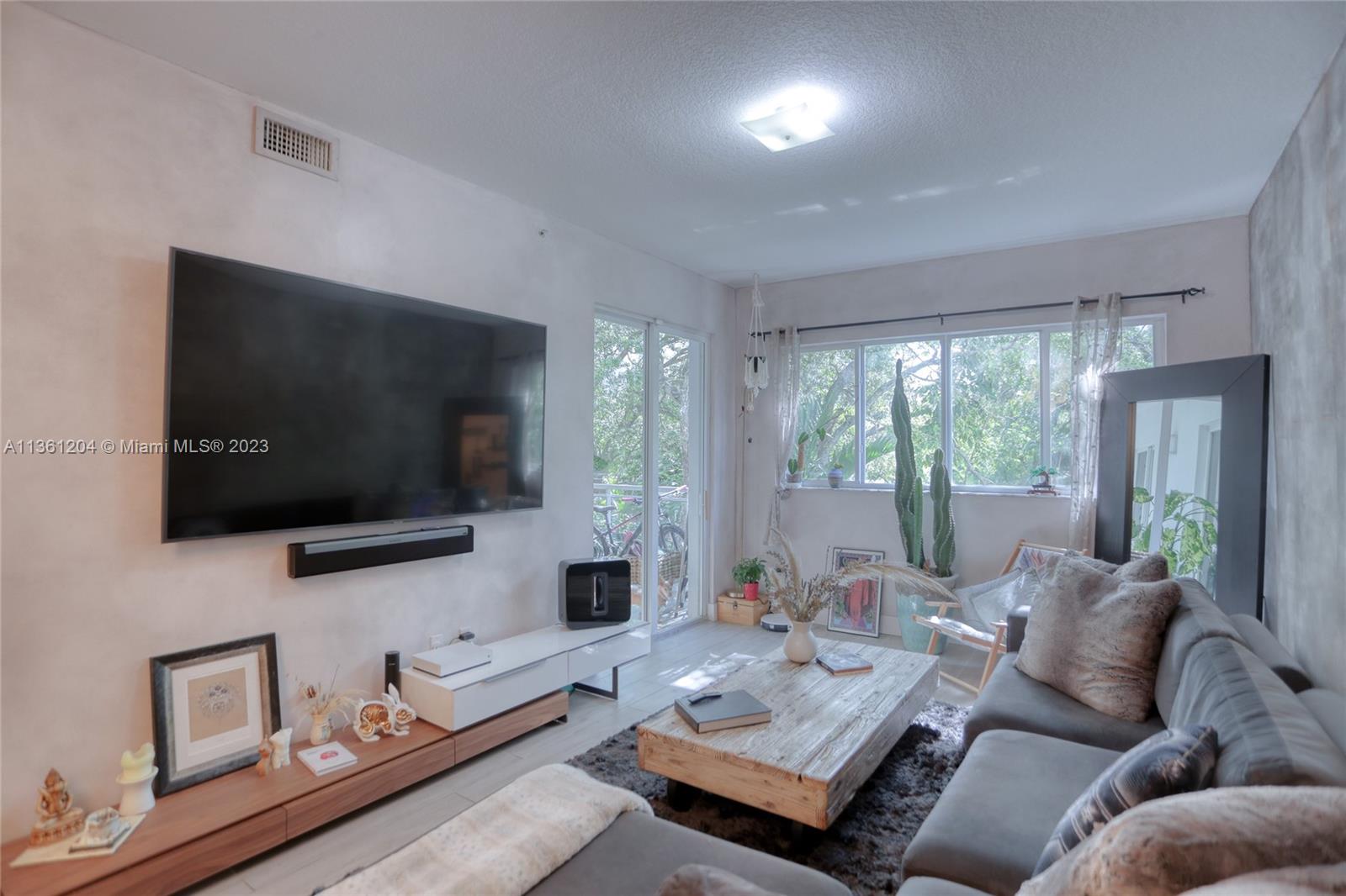 MILANA CONDO - Residential
