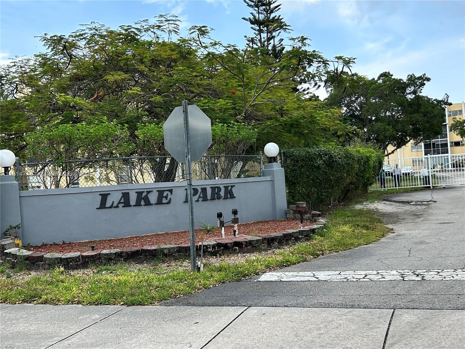 LAKE PARK CONDO NO 1 - BL - Residential