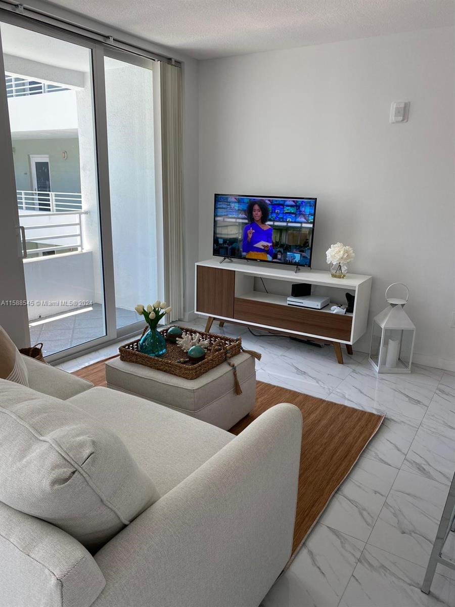 ROND POINT CONDO - Residential Lease