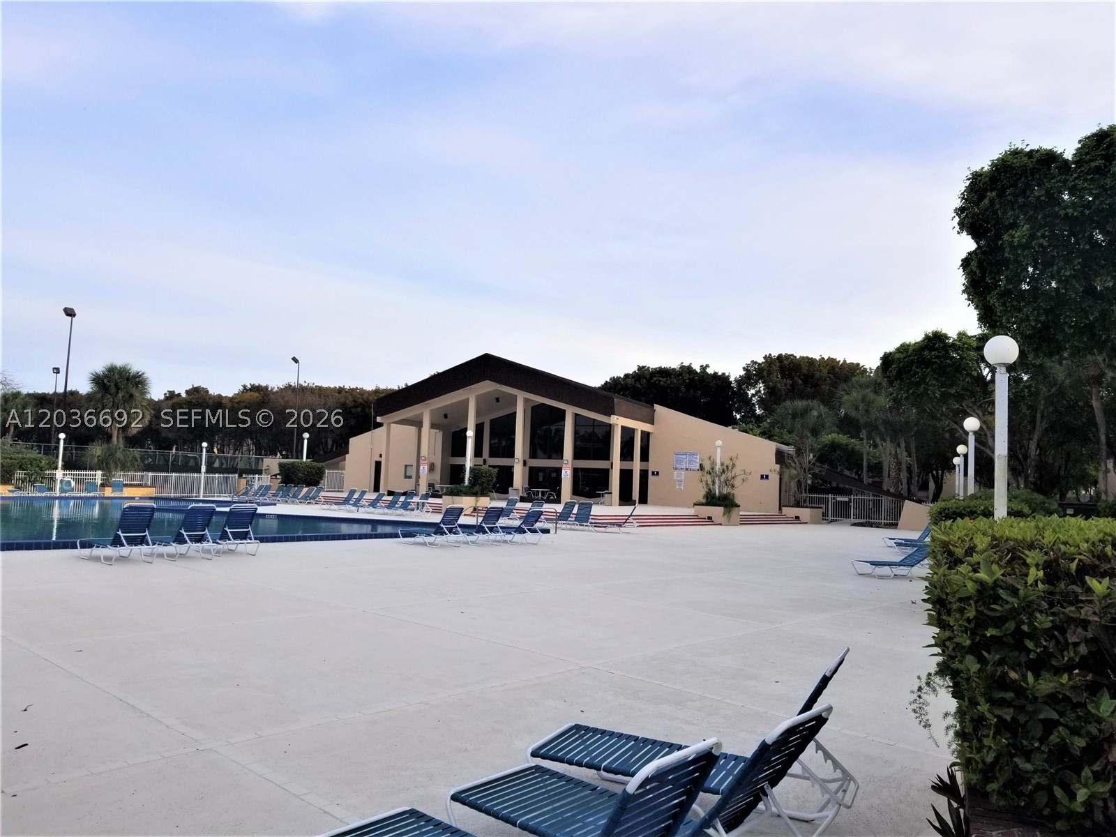 PROMENADE AT KENDALE LAKE - Residential Lease