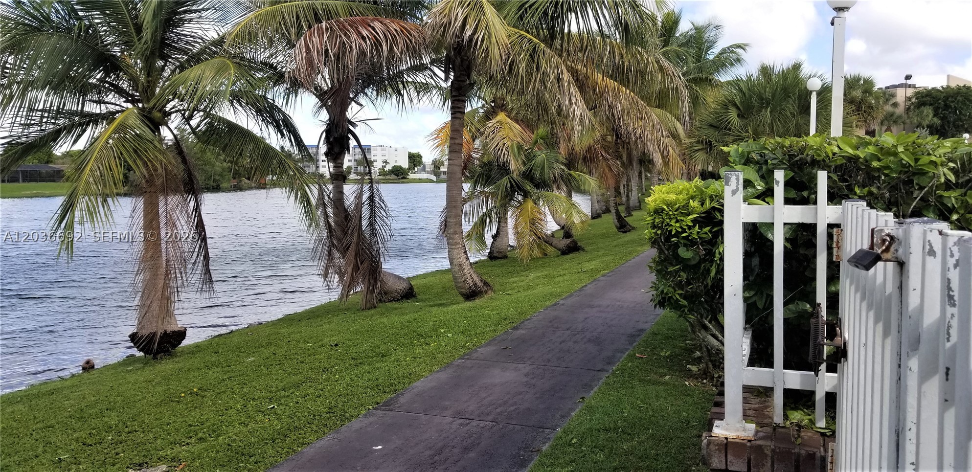 PROMENADE AT KENDALE LAKE - Residential Lease