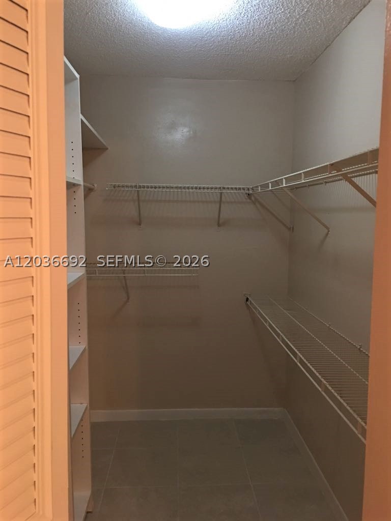 PROMENADE AT KENDALE LAKE - Residential Lease