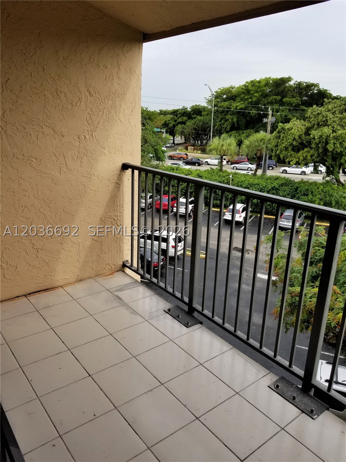 PROMENADE AT KENDALE LAKE - Residential Lease