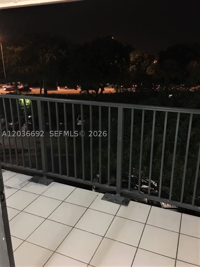 PROMENADE AT KENDALE LAKE - Residential Lease