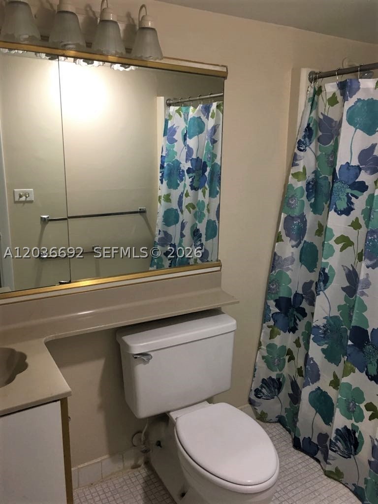 PROMENADE AT KENDALE LAKE - Residential Lease