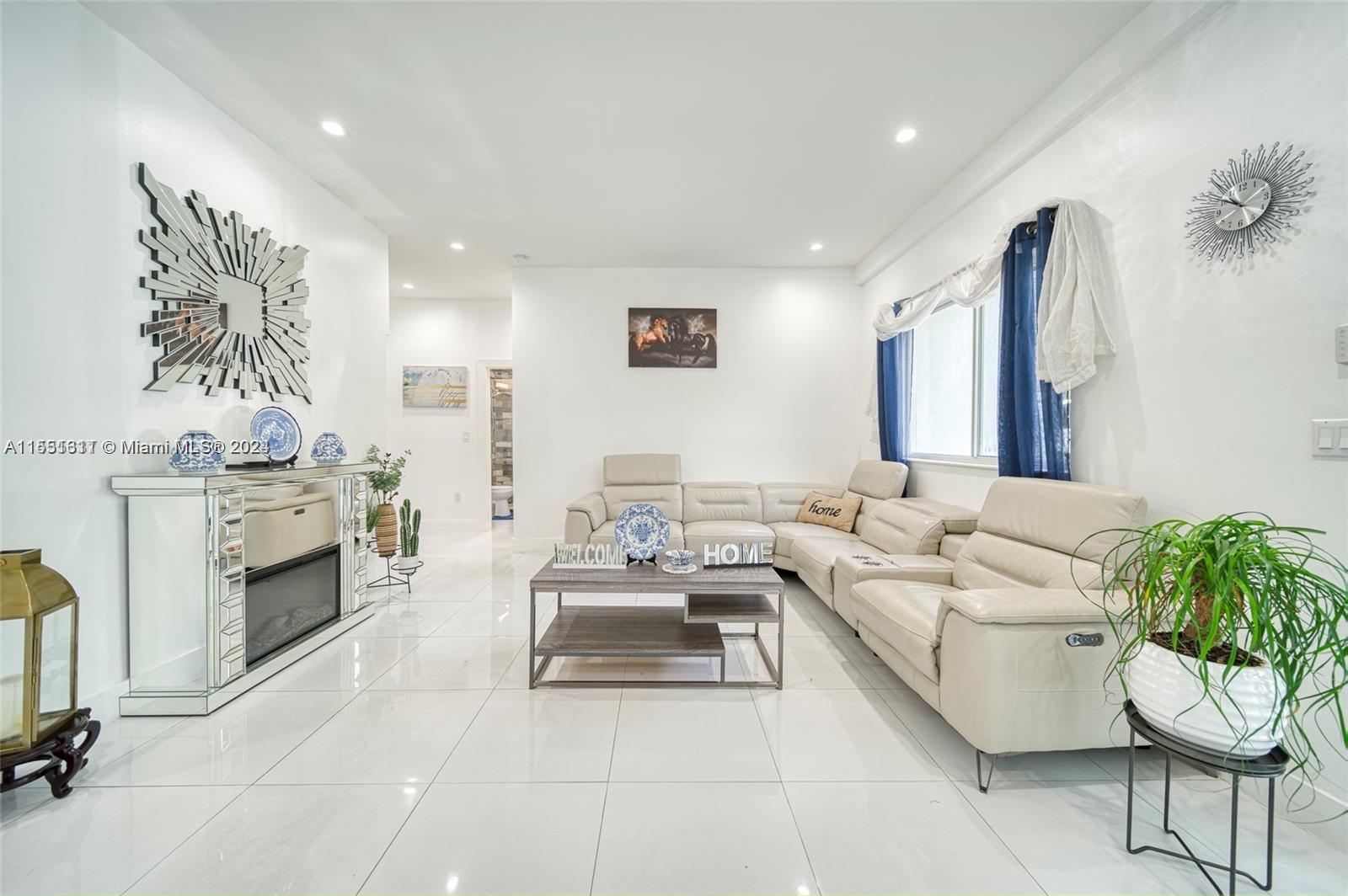 VENETIAN GARDEN REV - Residential