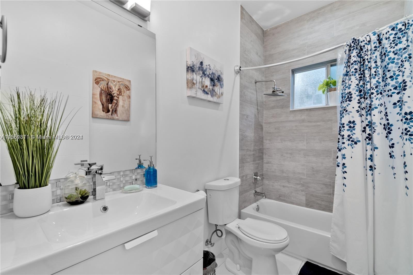 VENETIAN GARDEN REV - Residential
