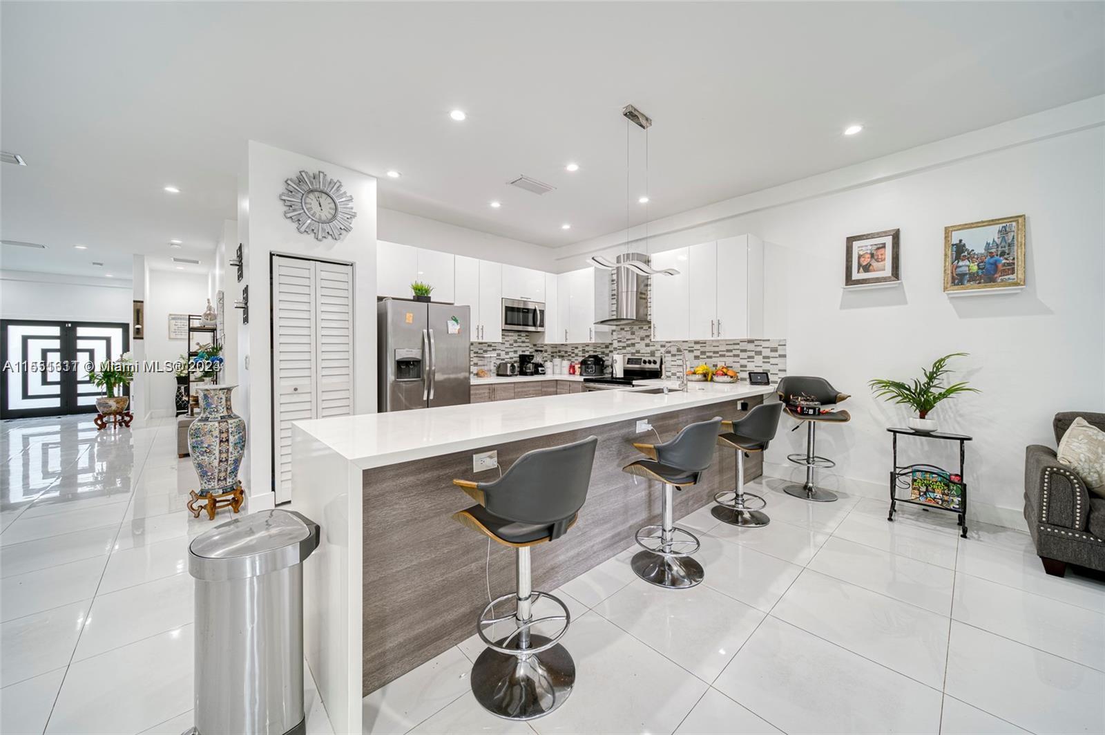 VENETIAN GARDEN REV - Residential