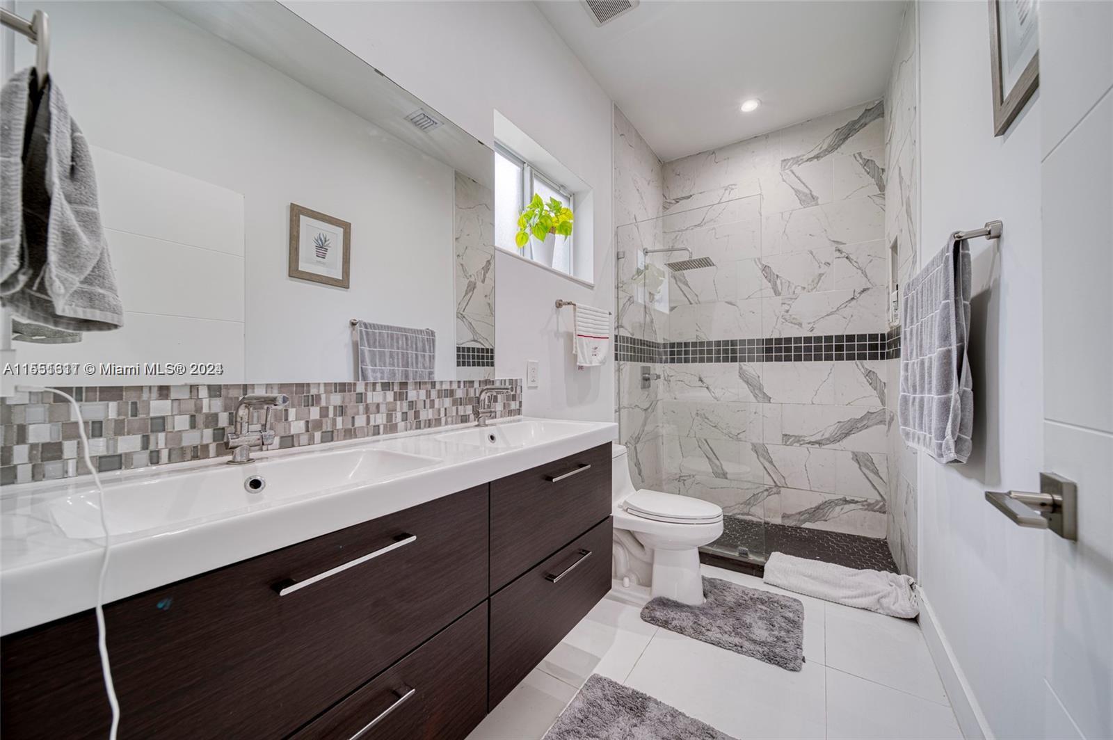 VENETIAN GARDEN REV - Residential