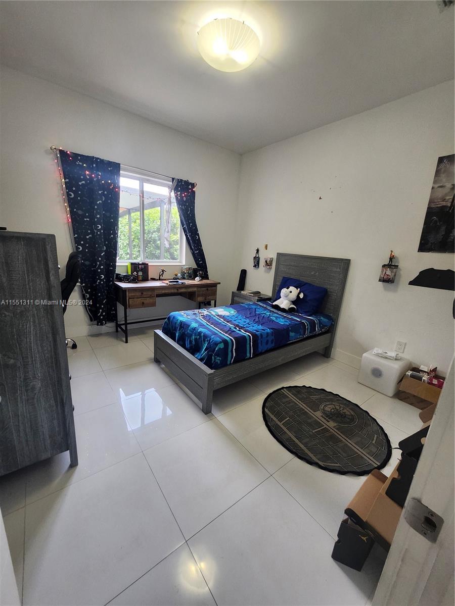 VENETIAN GARDEN REV - Residential