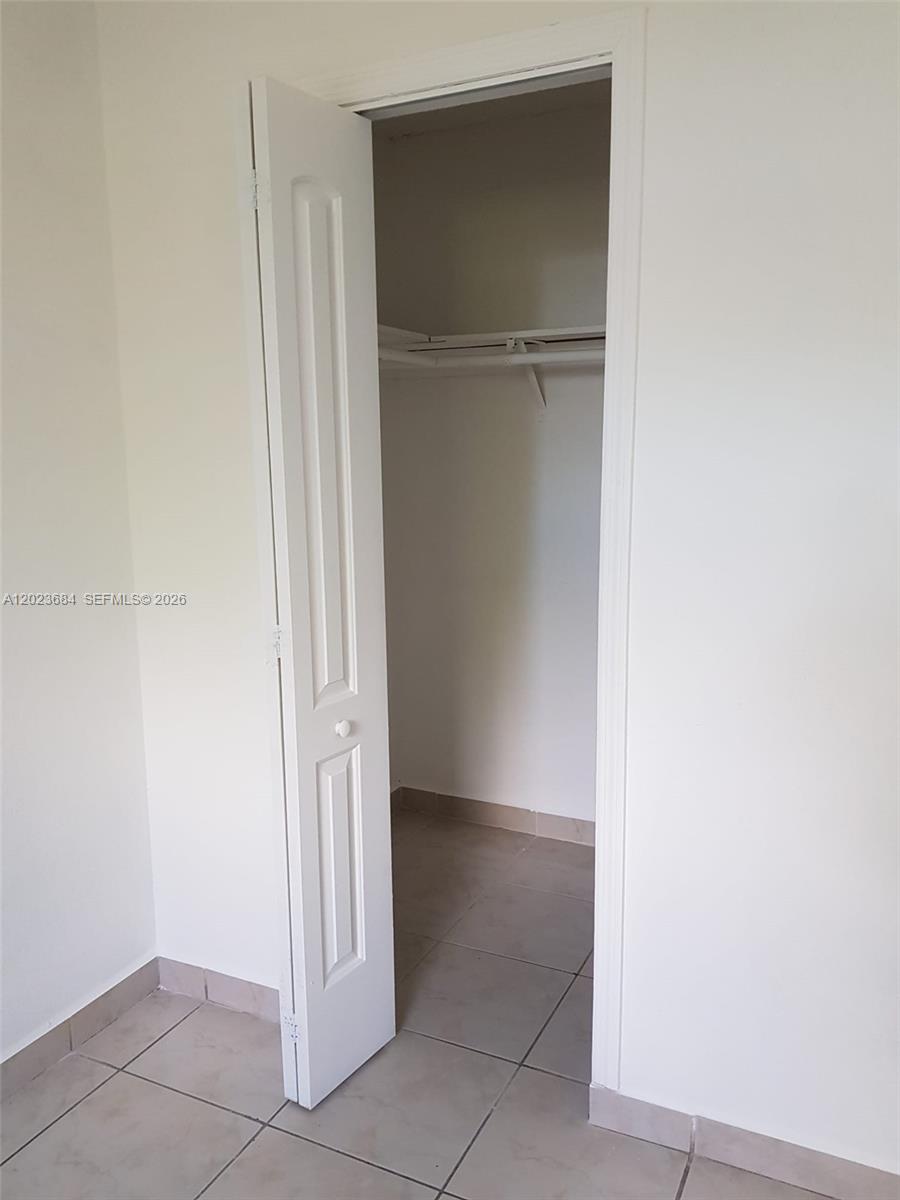 LAS ESTRELLAS CONDO - Residential Lease